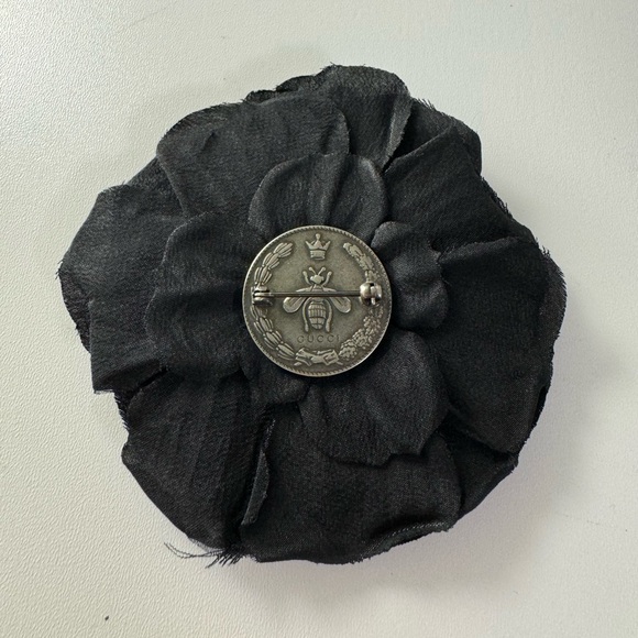 Gucci Brooche - Picture 2 of 3